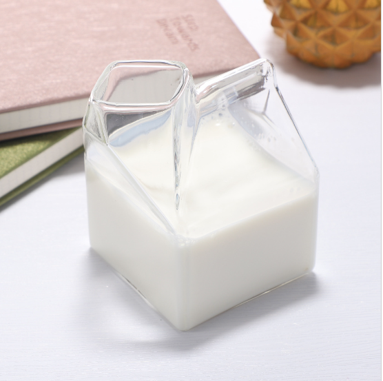 Omben sing paling ayu digawe saka cangkir gelas transparan