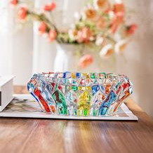 Produk kaca sing dicet tangan