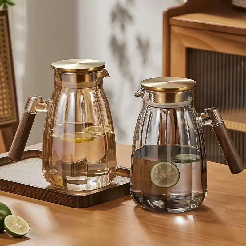 Walnut Handle Waluh Water Jug